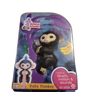 Brand New Fingerlings Baby Monkey - "Finn" (BlaInteractive Black Baby Monkey Toy